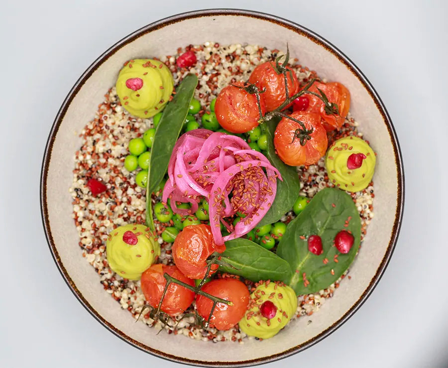 Green Garden Buffet mit frischen vegetarischen und veganen Optionen für Sommerfest Catering
