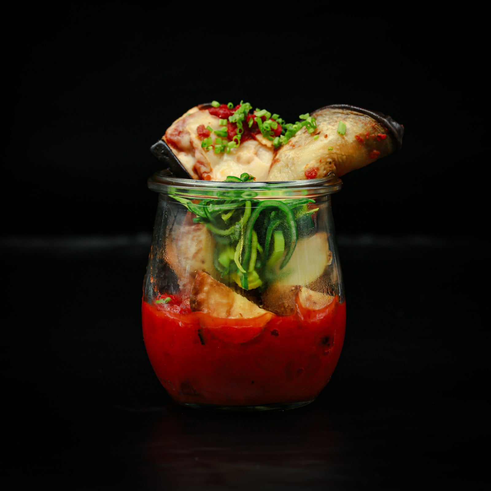 Aubergine Milanese mit Röstkartoffeln & Tomatensauce