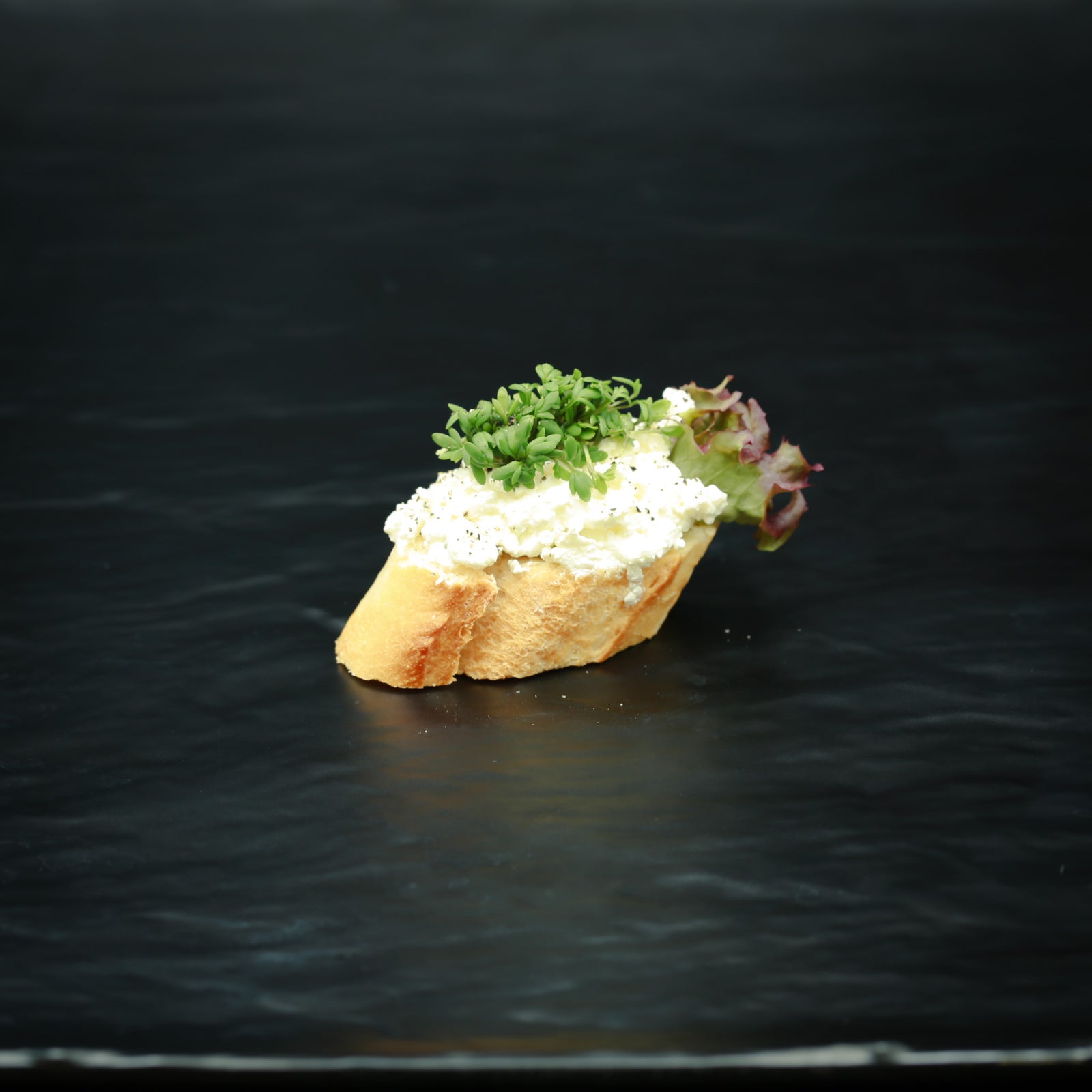 Canapées Frischkäse Kresse