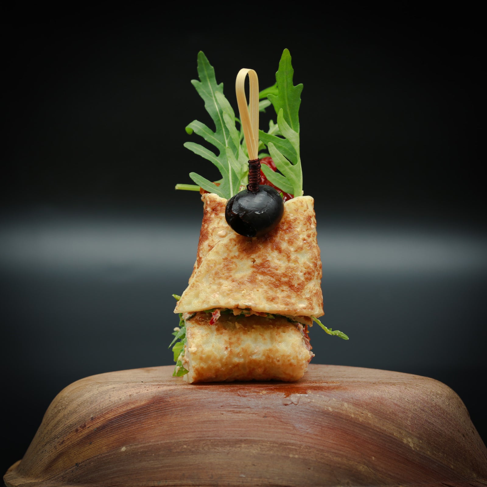 Pfannkuchen mit Rucola, getr. Tomate & Frischkäse